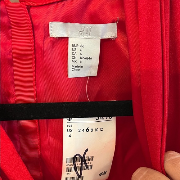 H&M Scarlet Sleeveless Mini Dress - Picture 2 of 5